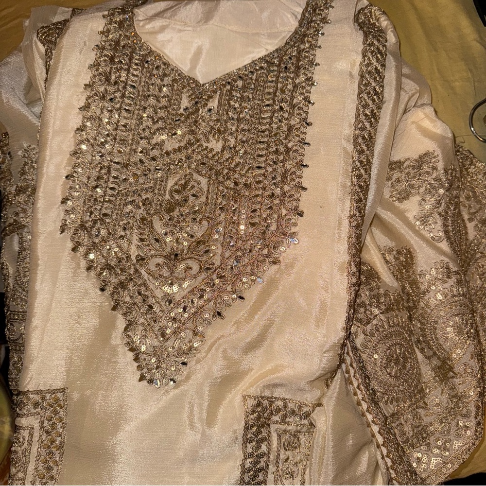 Women’s Indian Embroidered Embellished Suit - Picture 6 of 13